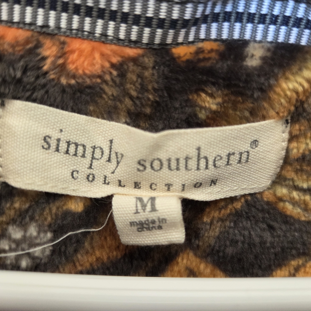 Simply Southern Vintage Floral Fleece - Picture 4 of 5